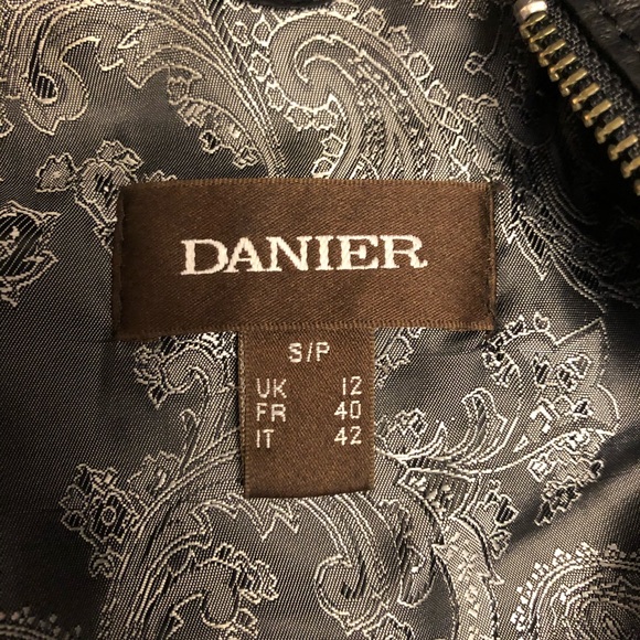 Daniel leather jacket with faux fur hood - Picture 4 of 5